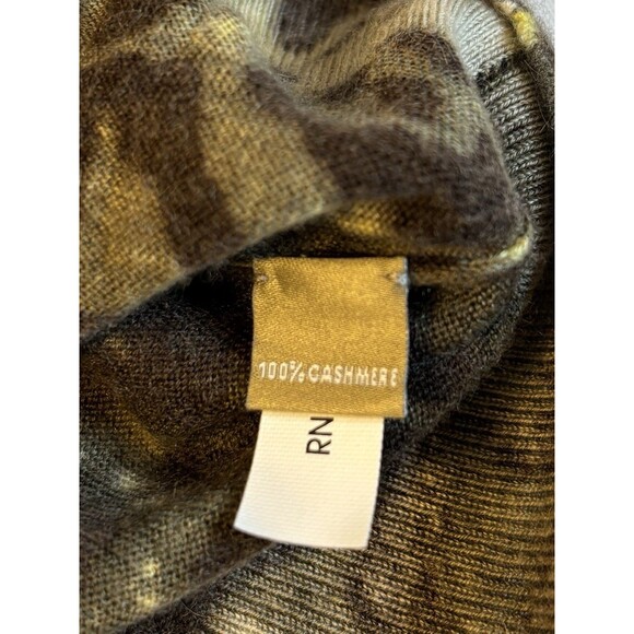 NEIMAN MARCUS Cashmere Cardigan Sweater Animal Print 3/4 Sleeve Button Large - Picture 7 of 10